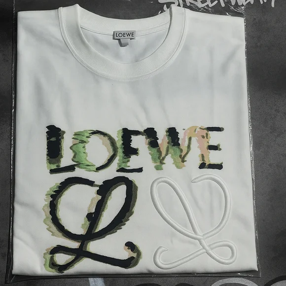 BNWT Loewe EmbroideredLogo T-Shirt Size M - Picture 2 of 2